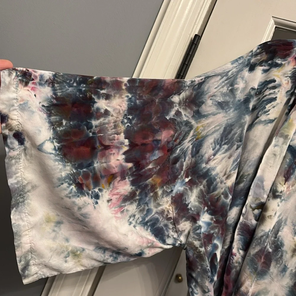 Gorgeous tie dyed robe ❤️ - Picture 3 of 8